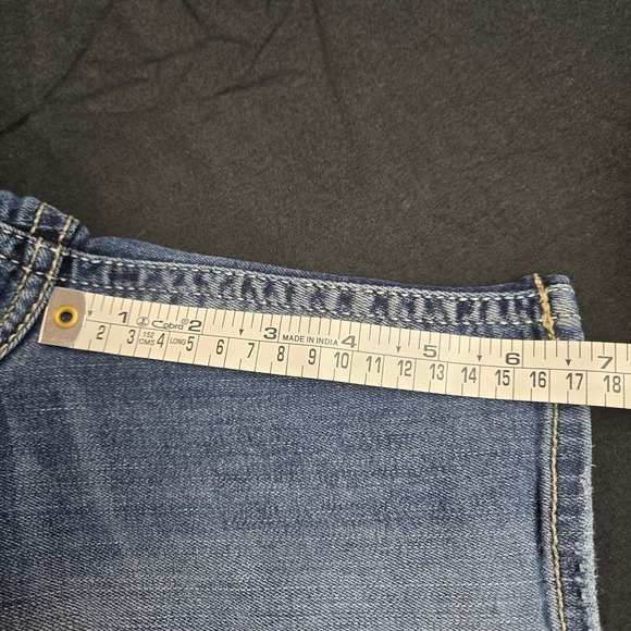 Silver Jeans Suki Mid Rise Shorts Womens 28 Blue Stretch Denim Faded Curvy Fit - Picture 8 of 8